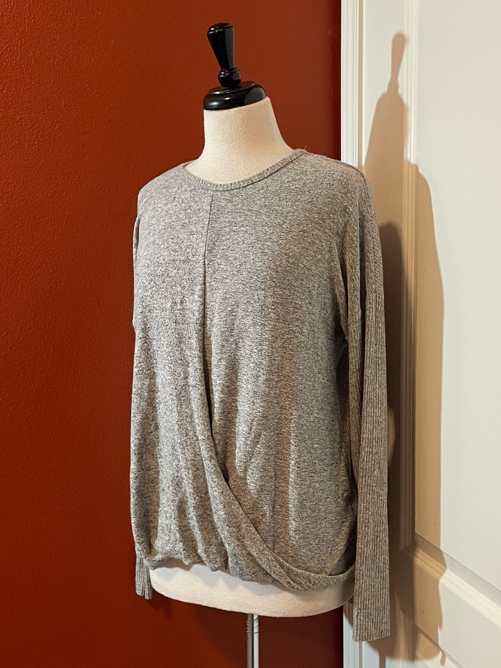 Anthropologie COA Women’s Classic Heather Gray Lagenlook Comfort Sweater